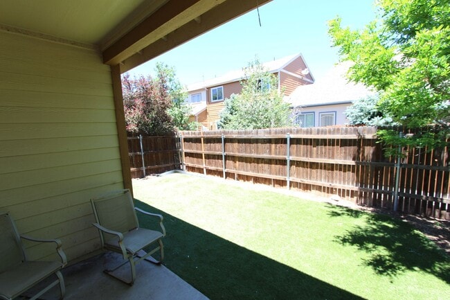 Building Photo - 3BR/2.5BA Townhome in Bellemont | Fenced Yard + 2-Car Garage