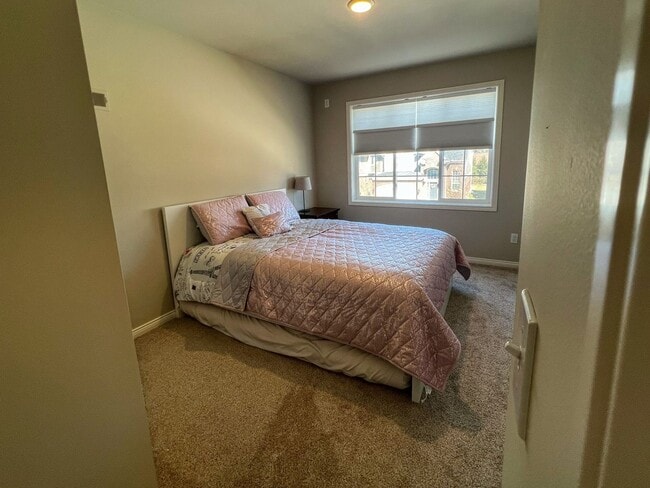 Building Photo - 13788 Grandeur Ave