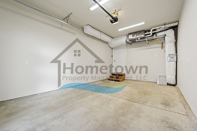 Building Photo - 2 Bedroom 2 Bath Home with Attached Garage Available in Coeur d'Alene!