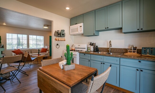 Building Photo - Fully Furnished Home in Yucca Valley