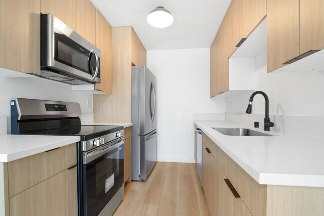 Building Photo - 5403 West 8th Street