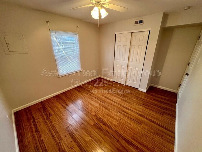 Building Photo - 1015 Commodore Dr