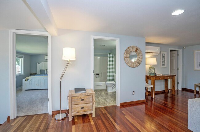 Building Photo - SHORT TERM LEASES! 1-6 months - 3-Bedroom ...
