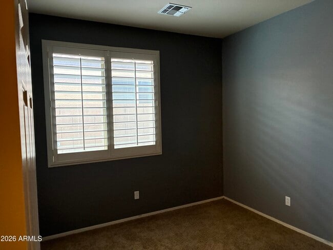 Building Photo - 8011 S 70th Dr