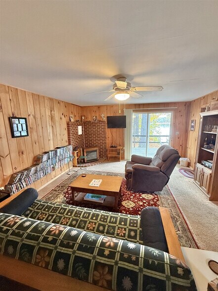 Building Photo - 156 Barker Pond Rd