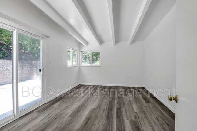 Building Photo - 1588 Ridgecrest Rd