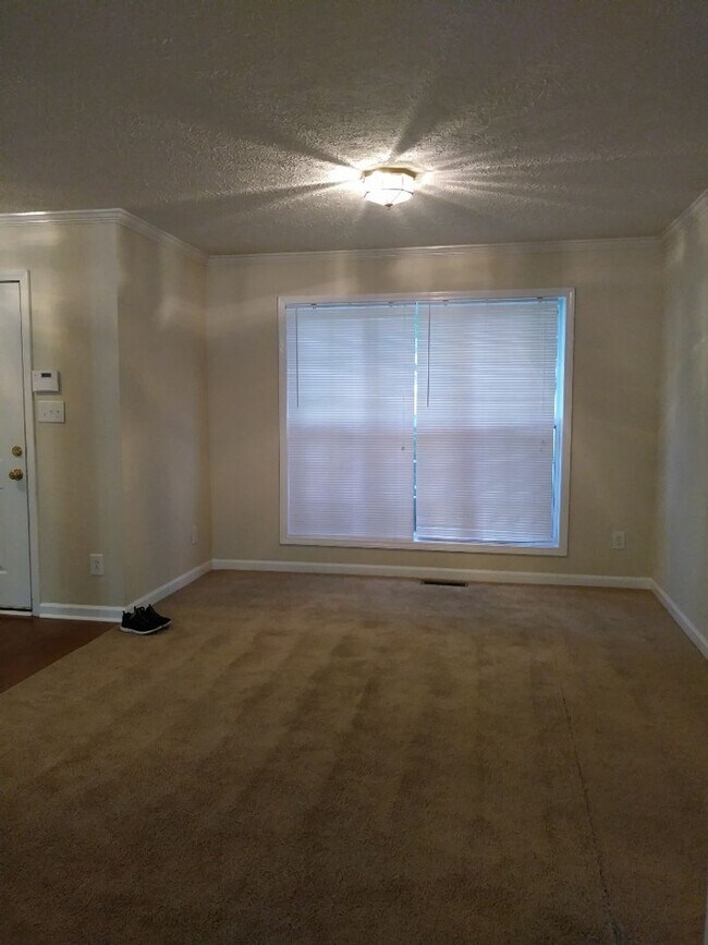 Building Photo - 3428 Heatherwood Tra