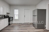 Building Photo - 510 W 3rd St