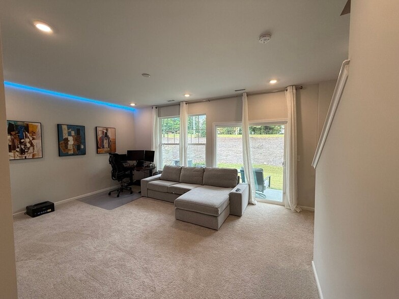 Building Photo - 1228 Commack Dr