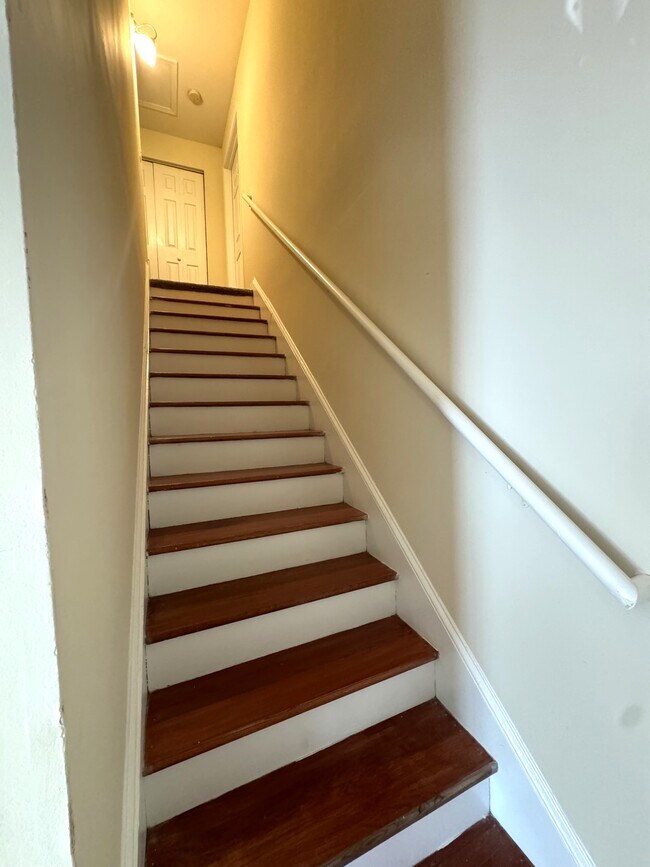 Building Photo - 227 Derby St