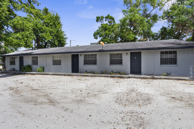 Primary Photo - 402 W Columbus Dr