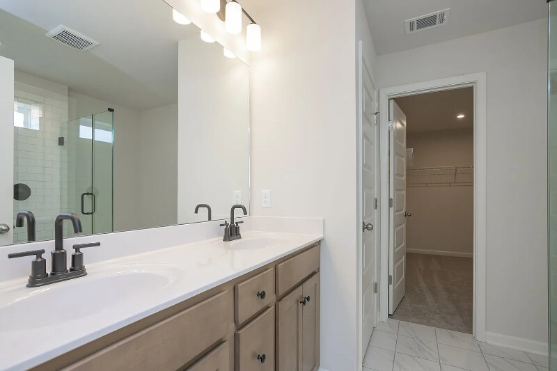 Building Photo - 5401 Zinnia Ln