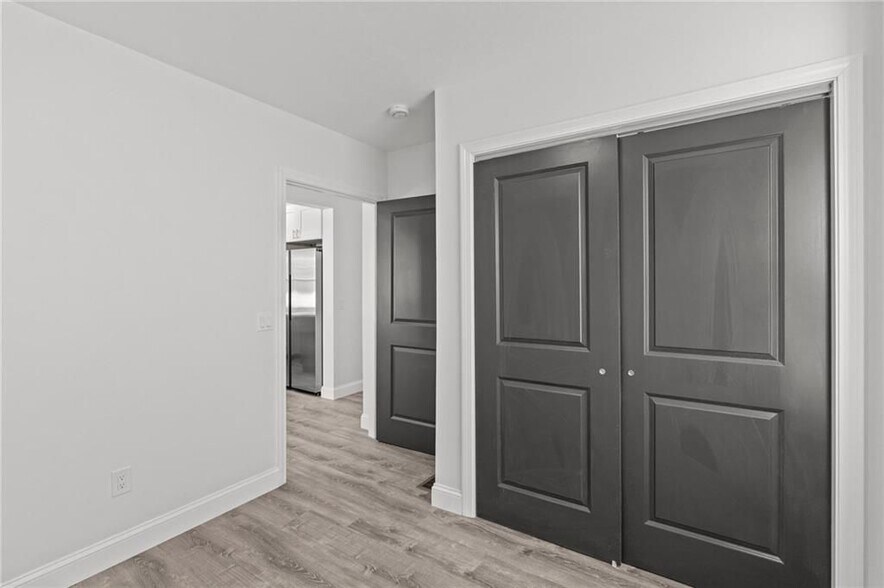 Building Photo - 29 Stansbury St