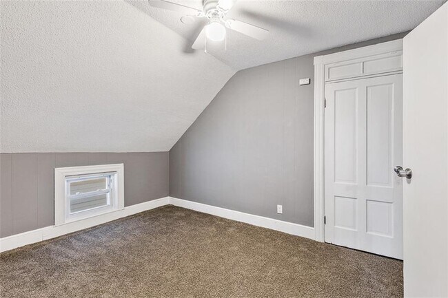 Building Photo - 92 Centre St