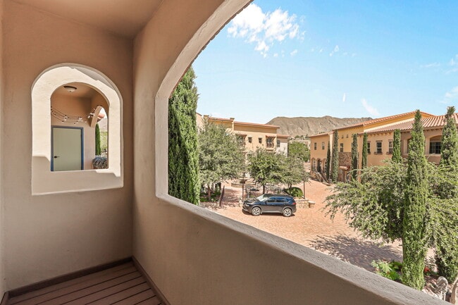 Building Photo - 6350 Escondido Dr