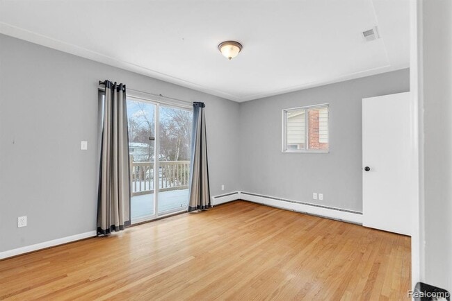 Building Photo - 640 Cumberland St