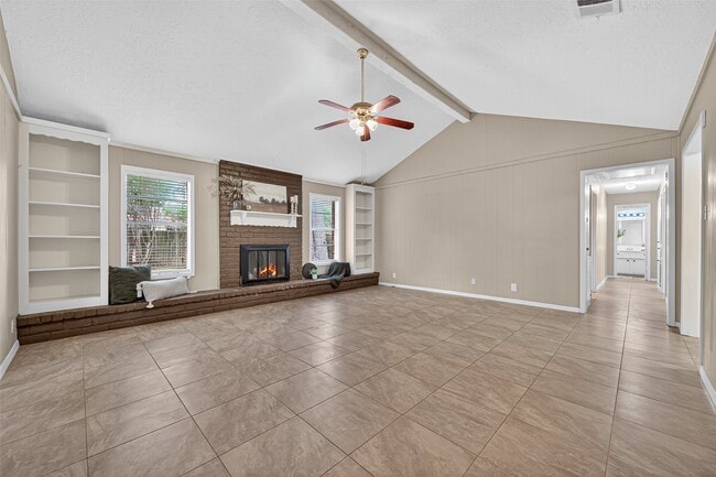 Building Photo - 23919 Farm Hill Dr