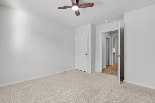 Building Photo - Bright & Spacious 4-Bedroom Home in Savannah’s Godley Park