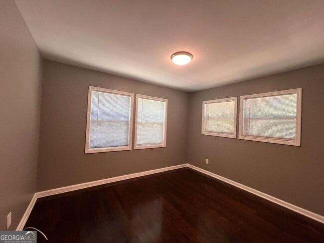 Building Photo - 1947 Kenwood Pl SE