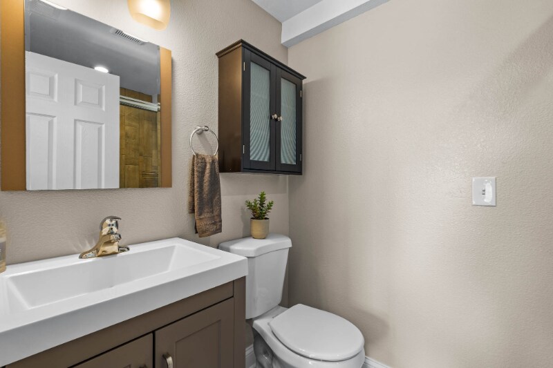 Building Photo - 2138 N Hubbard St