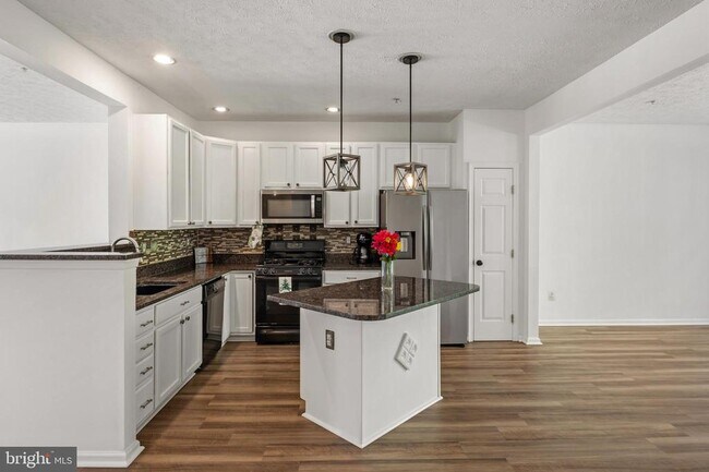 Building Photo - 9805 Redwing Dr