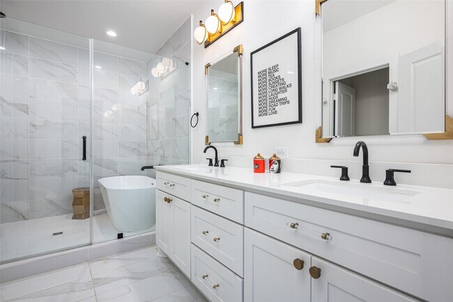 Building Photo - 1747 Ojeman Spring Ln