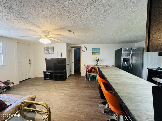 Building Photo - 203 Coronado Pl