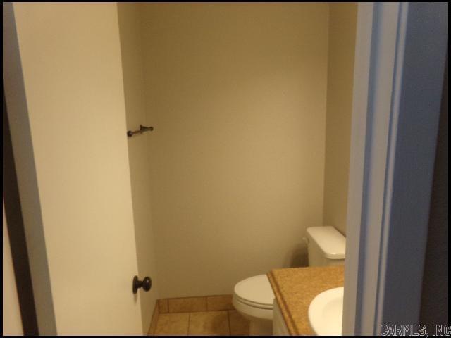 Building Photo - 13 Pheasant Run Dr