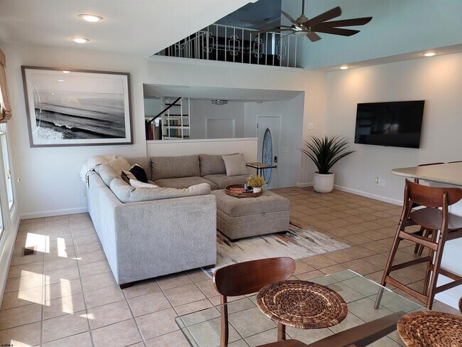 Building Photo - 5206 Ocean Dr S