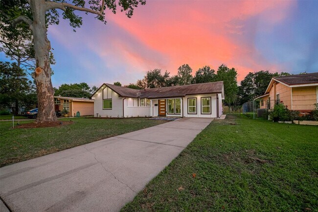 Building Photo - 7131 Mobud Dr