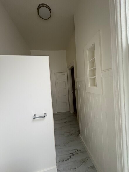 Building Photo - 2433 Buena Vista Ave