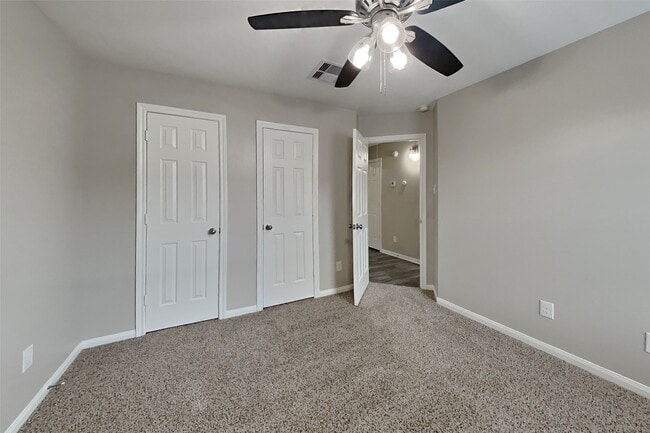 Building Photo - 7015 Fountain Lilly Dr