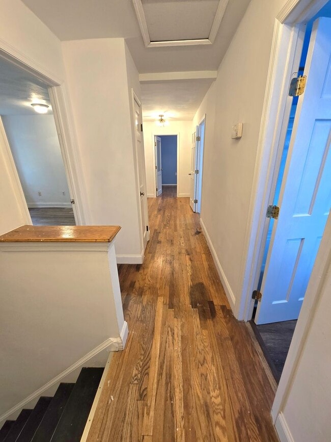 Building Photo - Spacious Five Bedroom