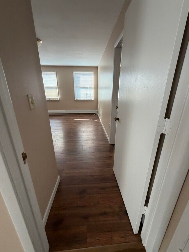 Building Photo - 200 Culver Ave