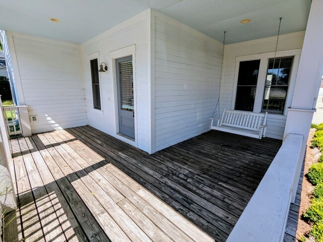 Building Photo - 1708 4th Ave N