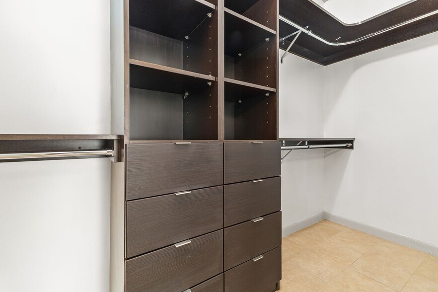 Building Photo - 17902 La Cantera Pkwy