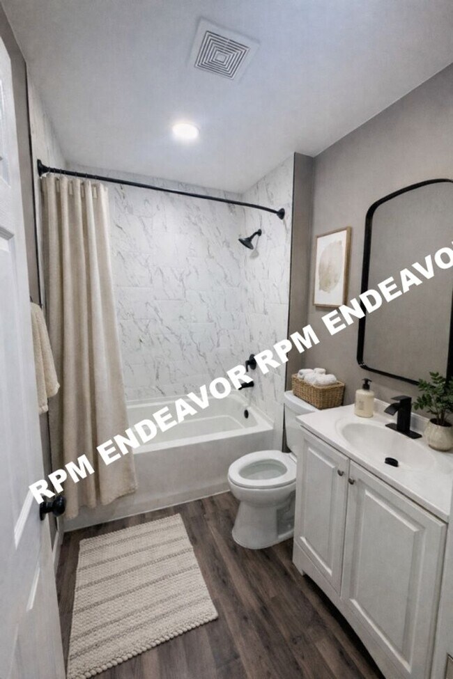 Building Photo - 3230 Pulaski St