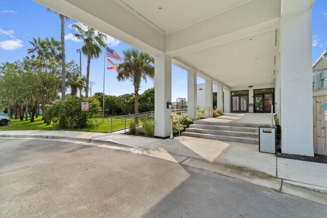 Building Photo - 1837 Sunrise Dr