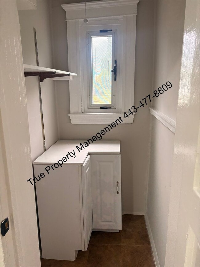 Building Photo - Spacious 3BR Home with Washer & Dryer, Backyard & Basement – $1,500/Month