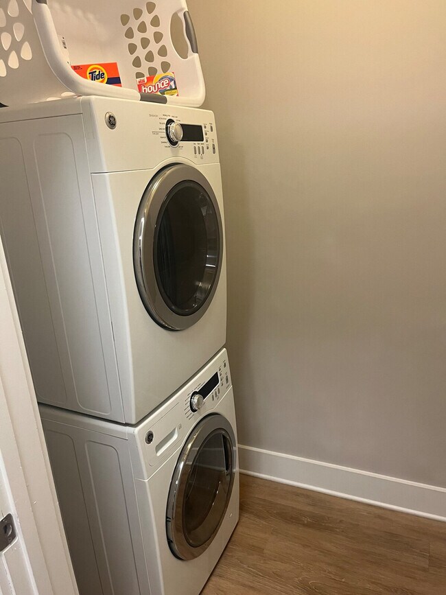 Building Photo - 5839 Ardrey Kell Rd