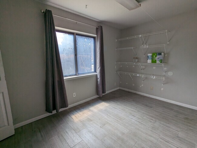 Building Photo - 944 Mossvine Dr