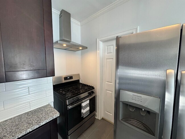 Building Photo - 24 Pamrapo Ave