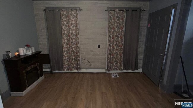 Building Photo - 140 Liberty St