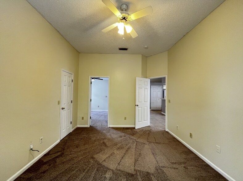 Building Photo - 1159 Radis Pl