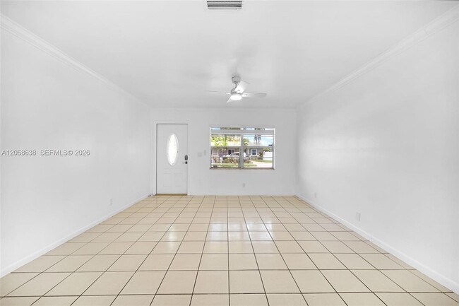Building Photo - 304 SW 77th Ave