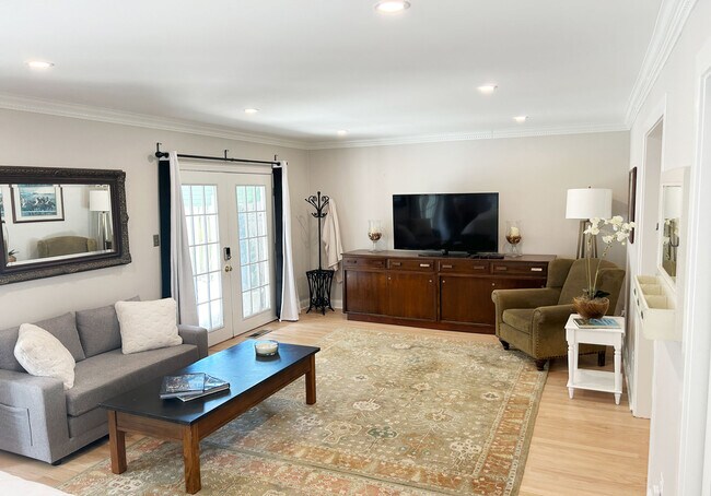 Building Photo - 6427 83rd Pl