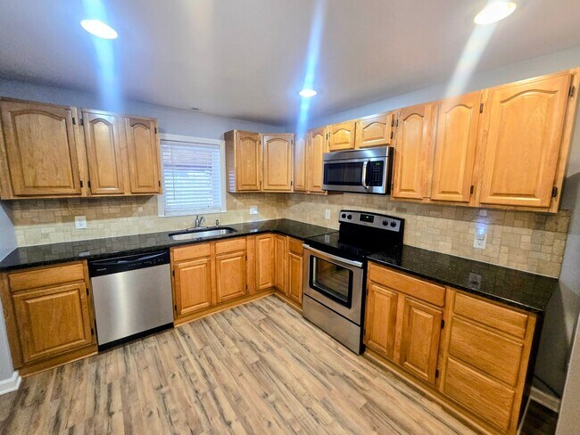 Building Photo - 1542 Washington St