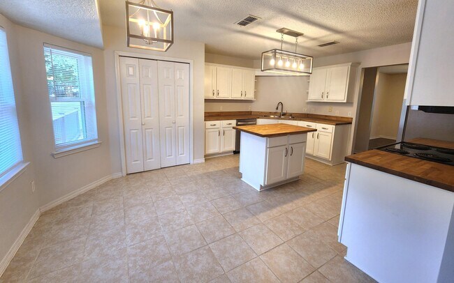 Building Photo - 316 Egan Dr
