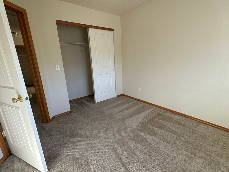 Building Photo - 1374 Kaleigh Ct