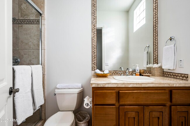 Building Photo - 6649 E Berneil Dr